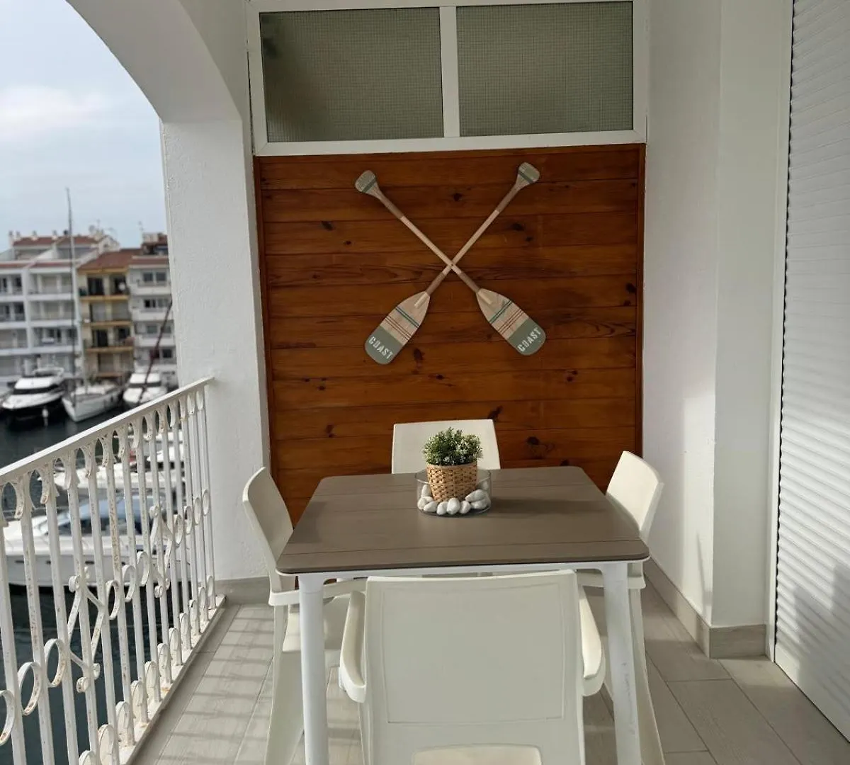 Apartment Marina View Empuriabrava - Appartement Sud-Ouest Au Canal Avec Terrasse