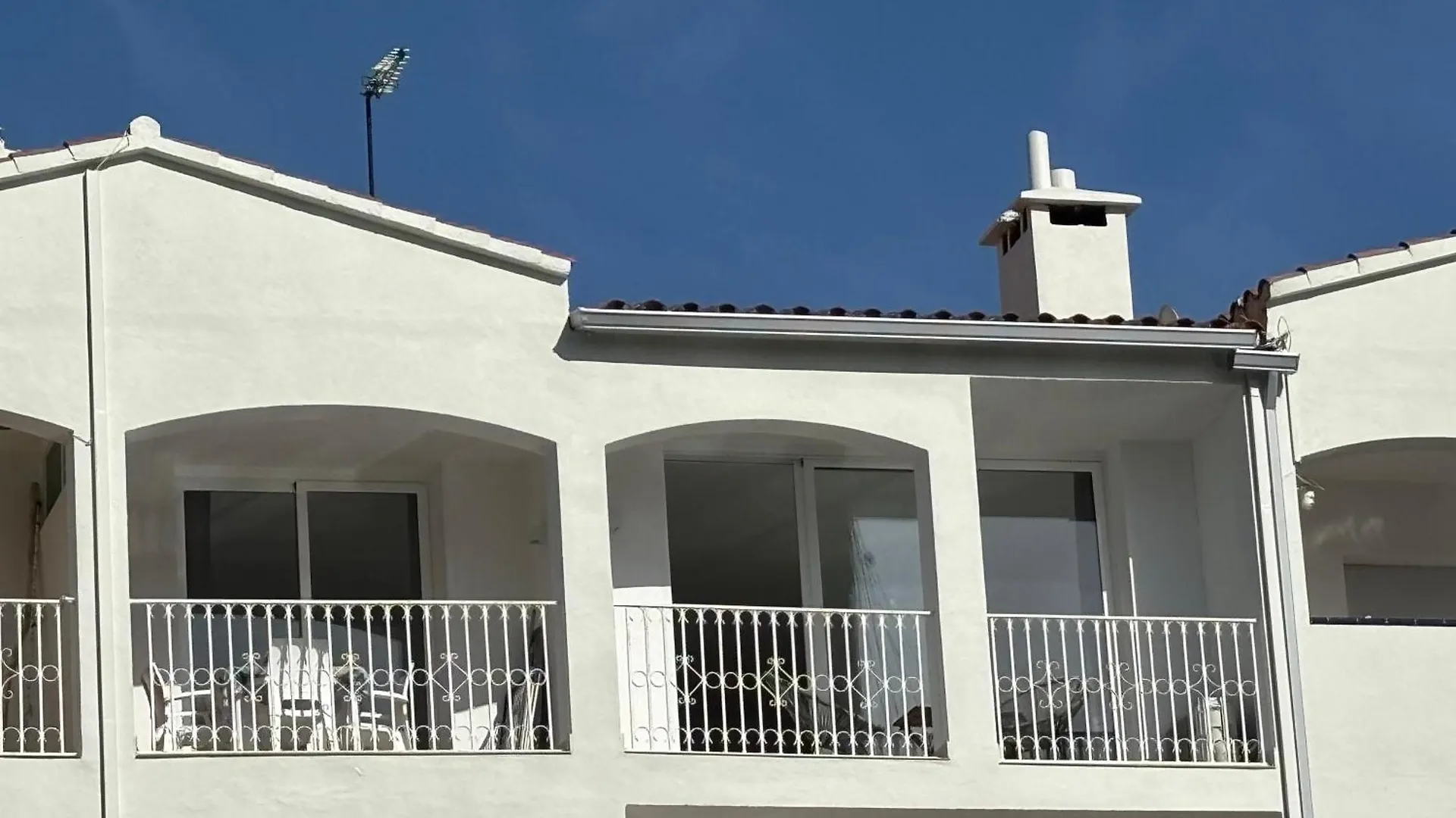 Apartment Marina View Empuriabrava - Appartement Sud-Ouest Au Canal Avec Terrasse